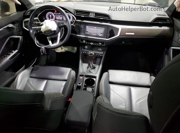WA1EECF36M1018071 2021 AUDI Q3 Black 