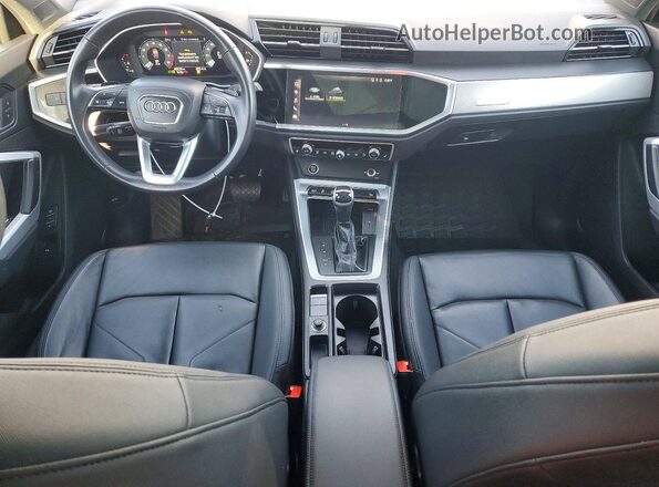 WA1EECF36P1034372 2023 AUDI Q3 White Vista del salpicadero
