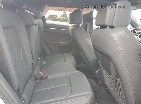WA1EECF38R1078652 2024 AUDI Q3 White Vista interior trasera