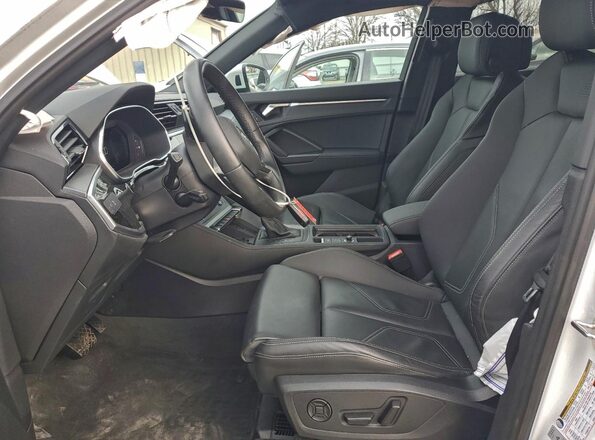 WA1EECF38R1078652 2024 AUDI Q3 White Vista interior delantera