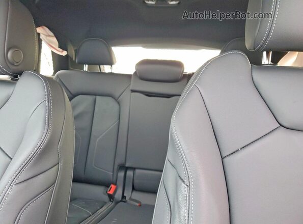 WA1EECF38R1078652 2024 AUDI Q3 White Vista de los asientos traseros