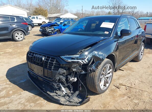 WA1EECF39P1070976 2023 AUDI Q3 Black Вид спереду