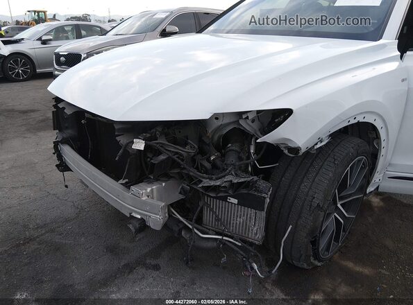 WA1EVAF17MD028402 2021 AUDI Q8 White Front view