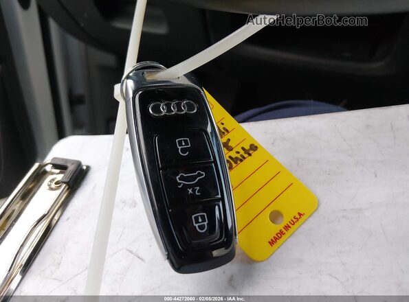 WA1EVAF17MD028402 2021 AUDI Q8 White Dashboard view