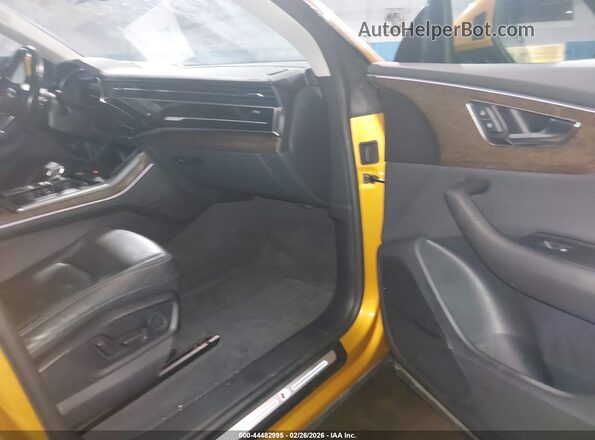 WA1EVAF19MD013402 2021 AUDI Q8 Orange წინა სალონის ხედი