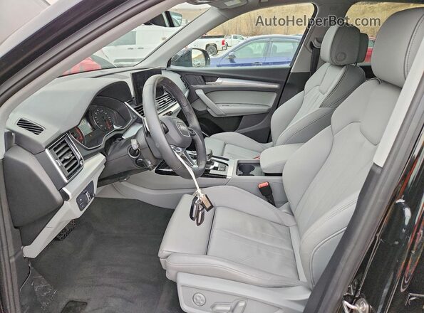 WA1GAAFY4R2137453 2024 AUDI Q5 Black წინა სალონის ხედი
