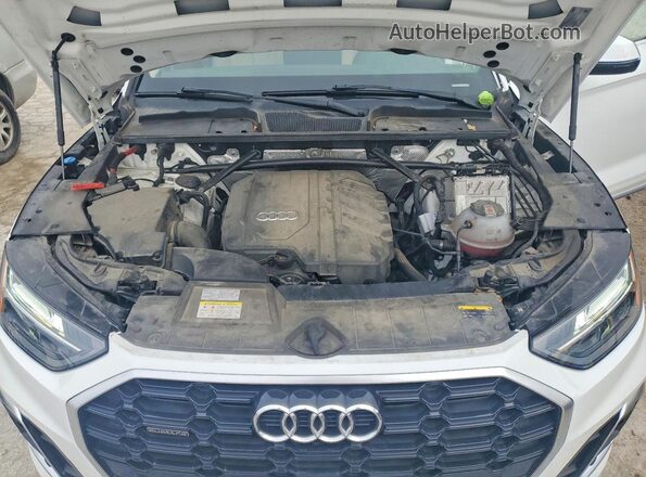 WA1GAAFY7N2051418 2022 AUDI Q5 White Widok komory silnika