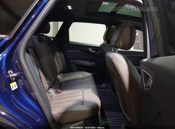 WA1H2BFZ6NP049145 2022 AUDI Q4 Blue Вид наклейки з VIN-кодом