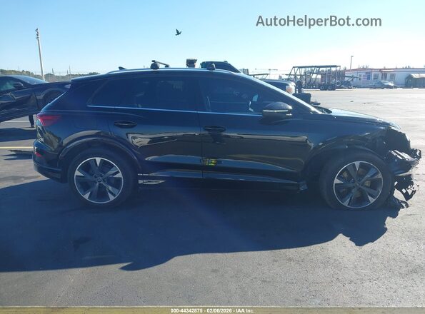 WA1H2BFZ8NP015028 2022 AUDI Q4 Black Rear interior view