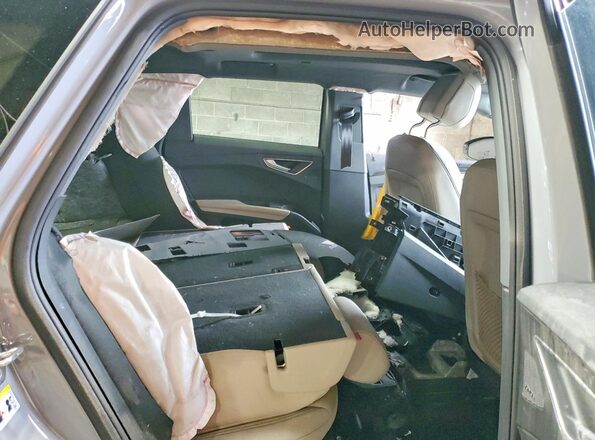 WA1J2BFZ5NP047937 2022 AUDI Q4 Серый 