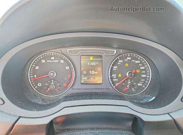WA1JCCFS2JR027942 2018 AUDI Q3 Black Вид щитка приладів