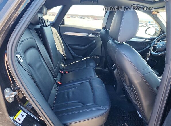 WA1JCCFS2JR027942 2018 AUDI Q3 Black Вид задньої частини салону
