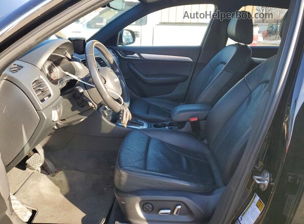 WA1JCCFSXHR008520 2017 AUDI Q3 Black Front interior view