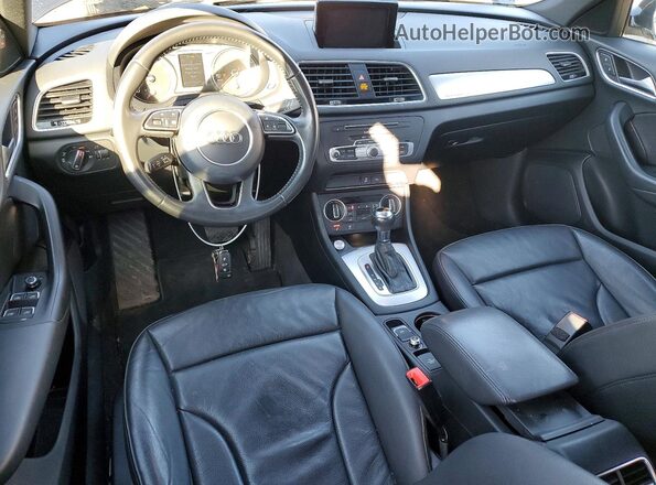 WA1JCCFSXHR008520 2017 AUDI Q3 Black Dashboard view