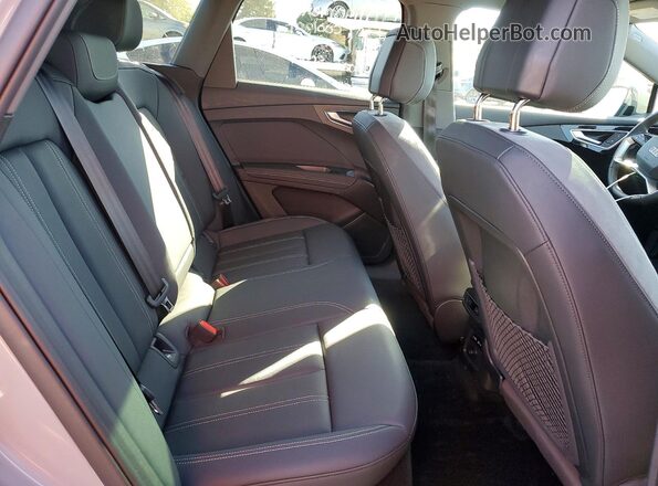 WA1K2BFZ0PP081145 2023 AUDI Q4 Gray უკანა სალონის ხედი