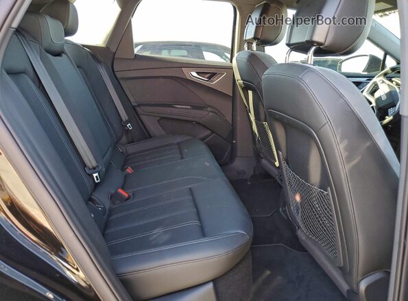 WA1KUBFZ7RP053582 2024 AUDI Q4 Черный 