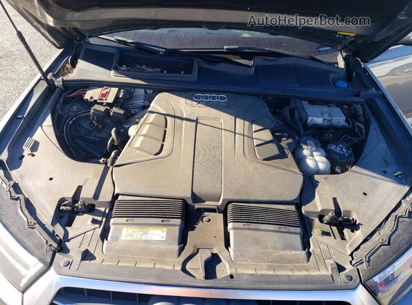 WA1LAAF70JD000962 2018 AUDI Q7 Gray Engine compartment view