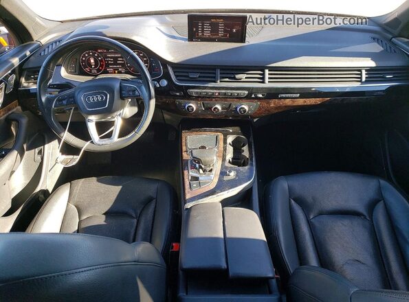 WA1LAAF70JD000962 2018 AUDI Q7 Gray Dashboard view