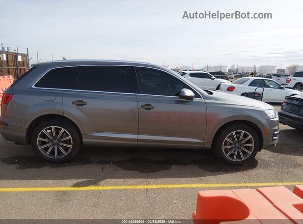 WA1LAAF72HD048716 2017 AUDI Q7 Gray Սալոնի հետևի տեսք