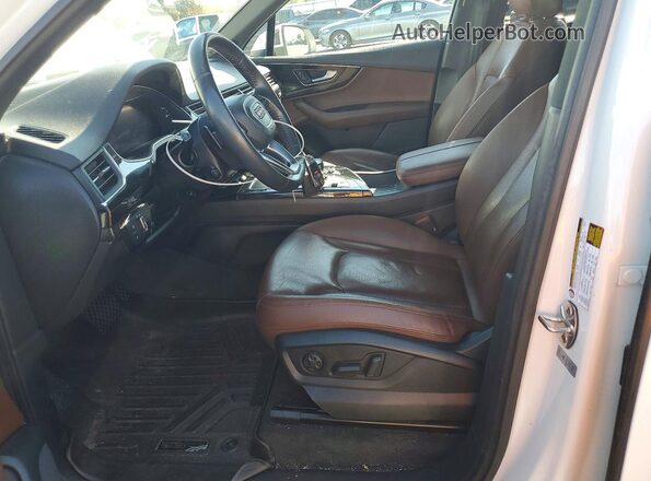 WA1LAAF76KD020134 2019 AUDI Q7 White Вид салону спереду