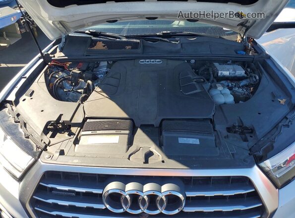 WA1LAAF76KD020134 2019 AUDI Q7 White Вид підкапотного простору