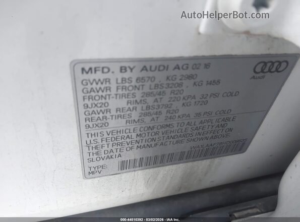 WA1LAAF78HD008835 2017 AUDI Q7 White Engine compartment view