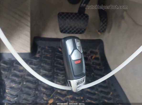 WA1LAAF78HD008835 2017 AUDI Q7 White Dashboard view
