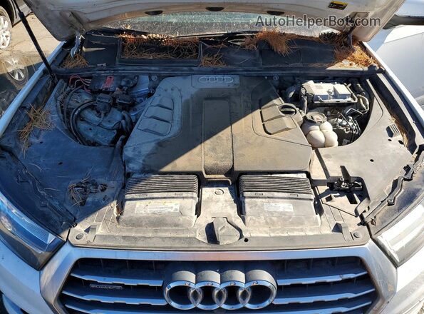 WA1LAAF79KD039700 2019 AUDI Q7 White Widok komory silnika