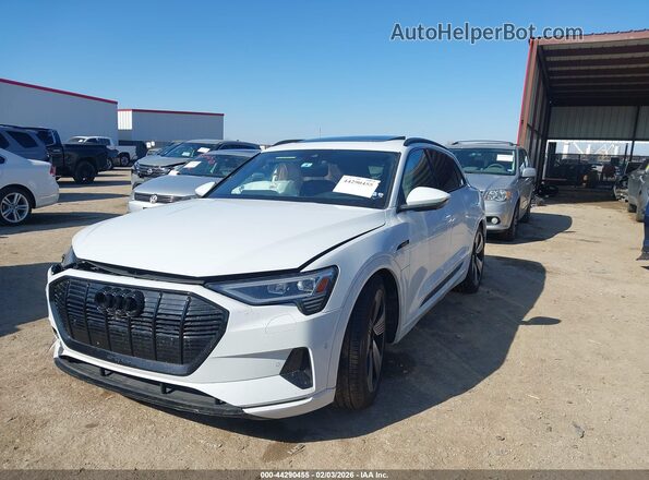 WA1LAAGE3NB011114 2022 AUDI E-TRON White Przód lewy