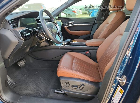 WA1LABGE5KB020950 2019 AUDI E-TRON Blue Вид салону спереду