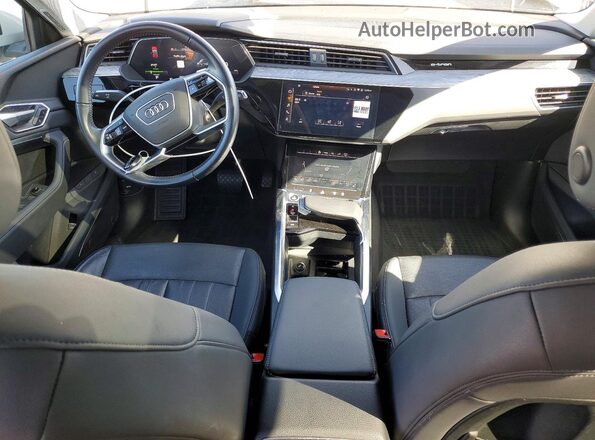 WA1LABGE8MB011601 2021 AUDI E-TRON Gray Vista del salpicadero