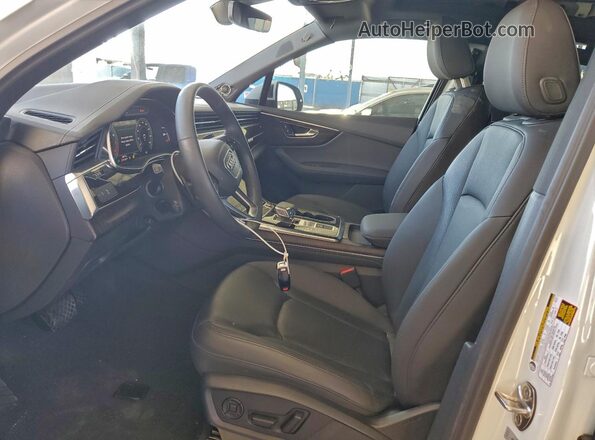 WA1LCBF75RD003786 2024 AUDI Q7 Белый Вид салона спереди