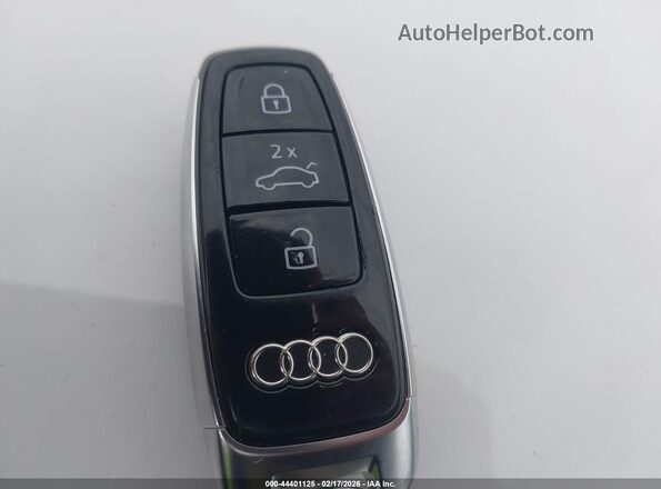 WA1LXAF73LD002917 2020 AUDI Q7 White Dashboard view