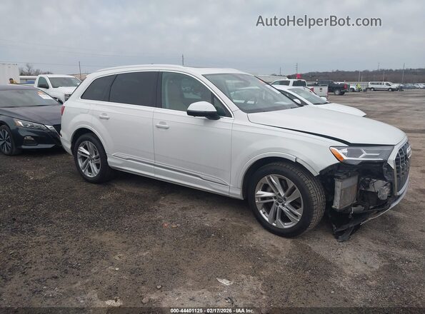WA1LXAF73LD002917 2020 AUDI Q7 White 360 interior view