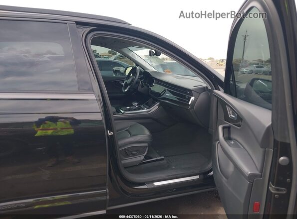 WA1LXBF79PD006014 2023 AUDI Q7 Черный Вид салона спереди