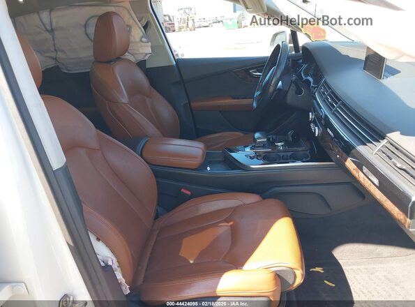 WA1VAAF70JD012702 2018 AUDI Q7 Белый Вид салона спереди