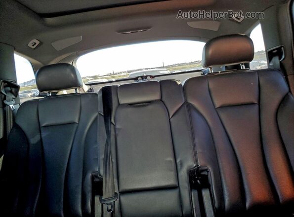WA1VAAF79HD057308 2017 AUDI Q7 Белый Вид задних сидений