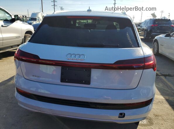 WA1VABGE7KB020781 2019 AUDI E-TRON White Front interior view