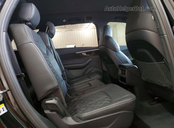 WA1VWBF74PD028420 2023 AUDI SQ7 Черный Вид задней части салона