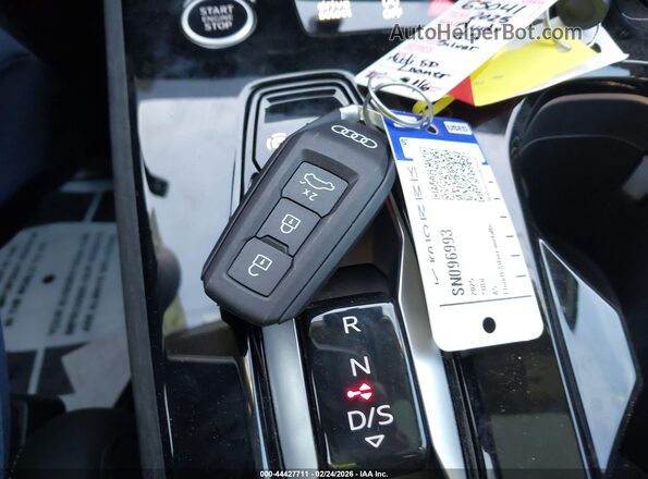 WAU2BCFU6SN096993 2025 AUDI ALL Silver Vista del salpicadero