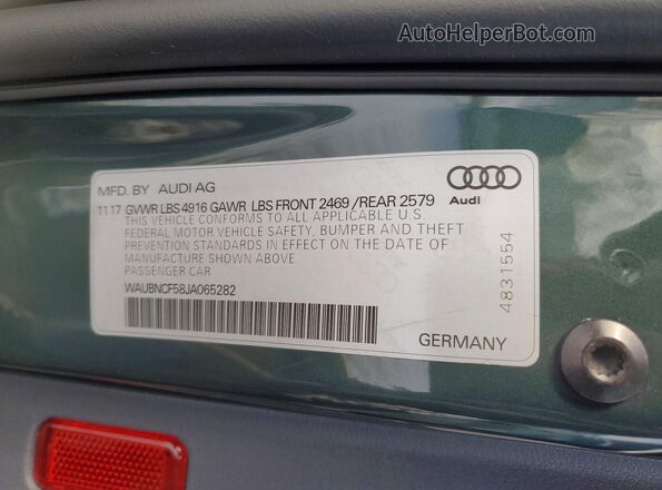 WAUBNCF58JA065282 2018 AUDI OTHER Green Vista del compartimento del motor