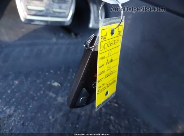 WAUC4AF42KA058669 2019 AUDI S4 Серый Вид панели приборов