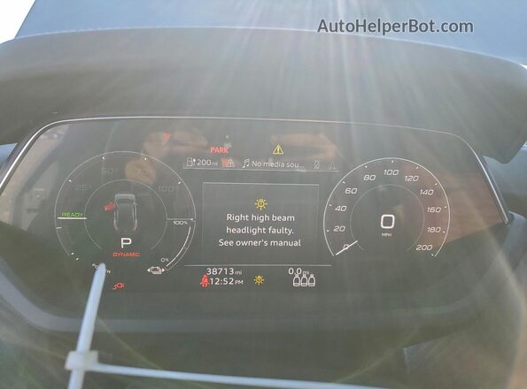 WAUEJBFW4N7005093 2022 AUDI E-TRON Gray ხელსაწყოთა პანელის ხედი