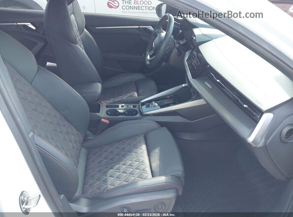 WAUH3DGY6RA048619 2024 AUDI S3 Белый Вид салона спереди