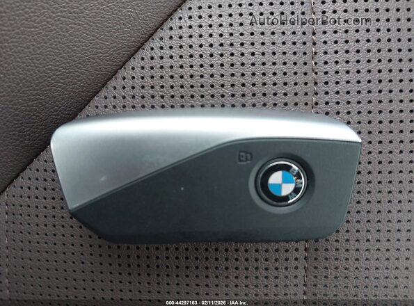 WB523CF02SCT31149 2025 BMW IX Black Vista del salpicadero