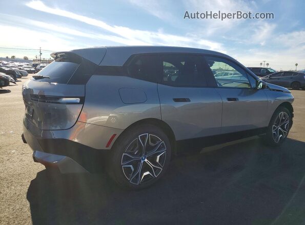 WB523CF08RCP61875 2024 BMW IX Silver Delantero derecho