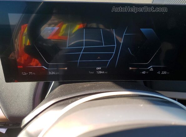 WB523CF08RCP61875 2024 BMW IX Silver Vista de los asientos traseros