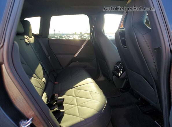 WB523CF08RCP61875 2024 BMW IX Silver Vista del compartimento del motor