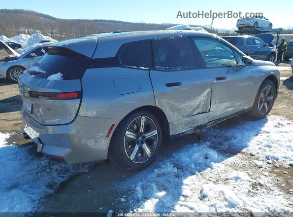WB543CF04TCW81876 2026 BMW IX Silver Задня права чверть