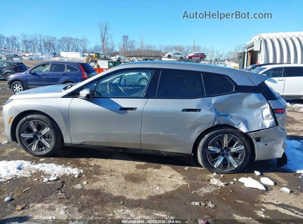 WB543CF04TCW81876 2026 BMW IX Silver Панорамний вид салону 360°